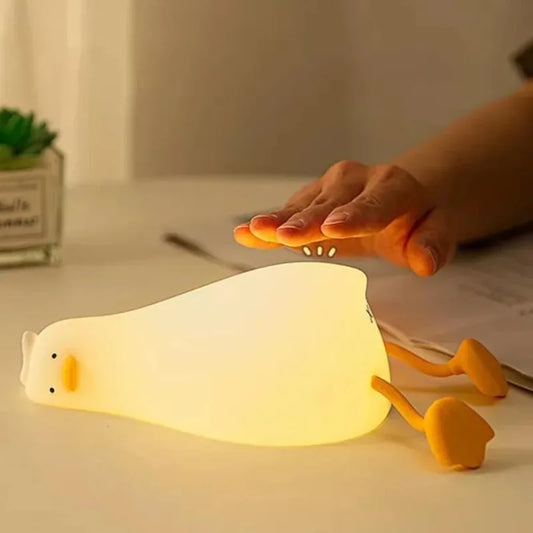 Pinching Duck Table Lamp